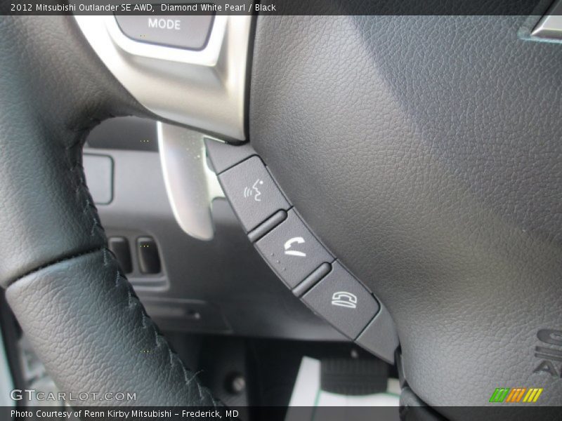Diamond White Pearl / Black 2012 Mitsubishi Outlander SE AWD