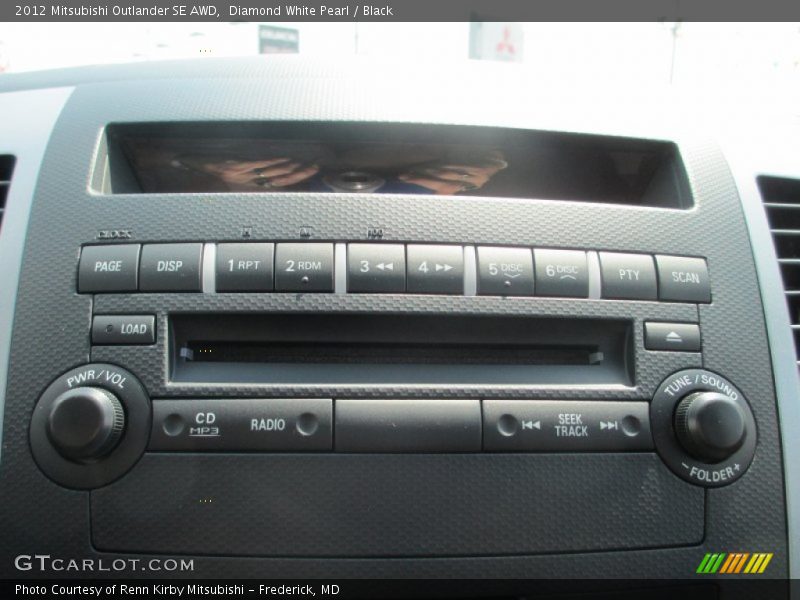 Diamond White Pearl / Black 2012 Mitsubishi Outlander SE AWD
