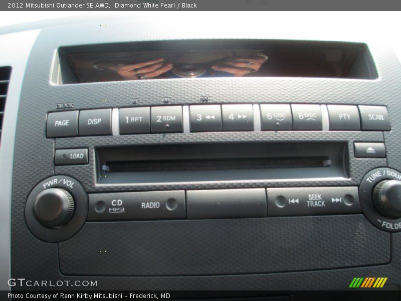 Diamond White Pearl / Black 2012 Mitsubishi Outlander SE AWD
