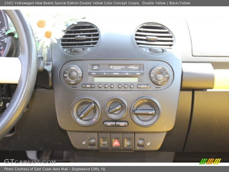 Controls of 2002 New Beetle Special Edition Double Yellow Color Concept Coupe