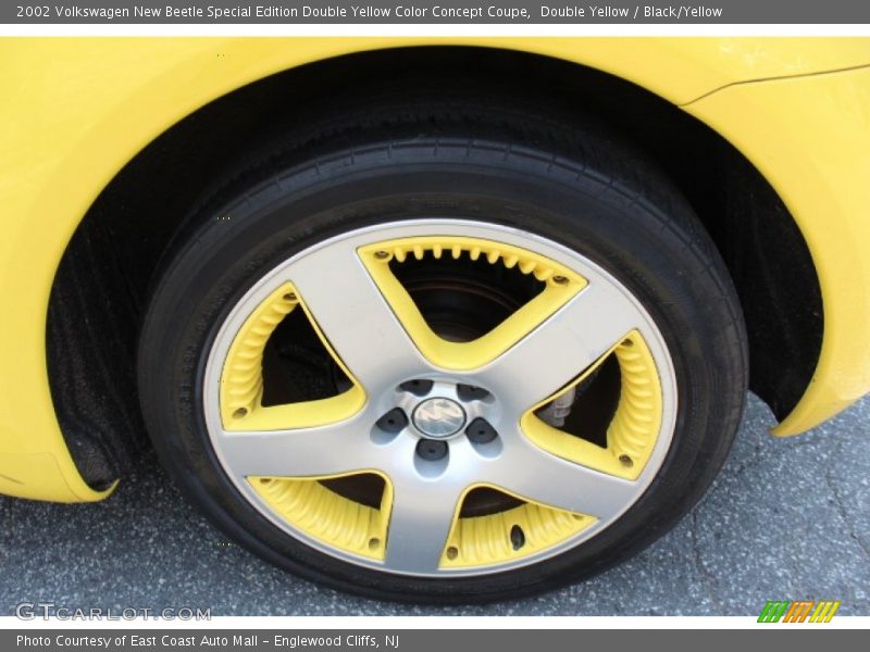  2002 New Beetle Special Edition Double Yellow Color Concept Coupe Wheel