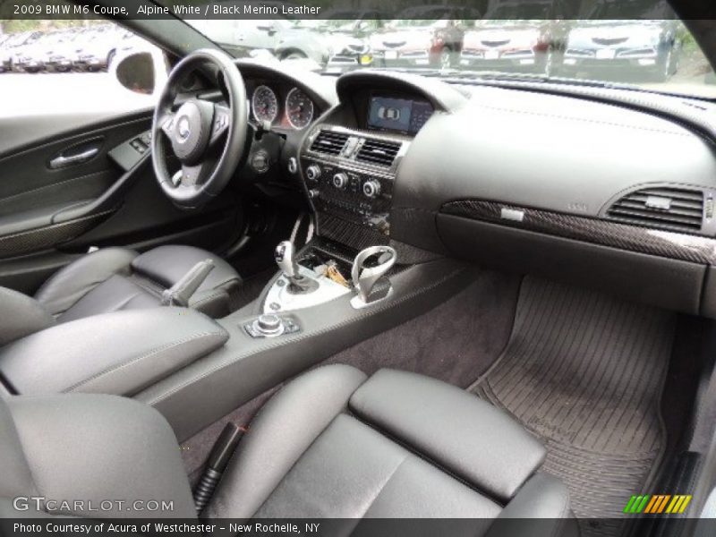 Dashboard of 2009 M6 Coupe