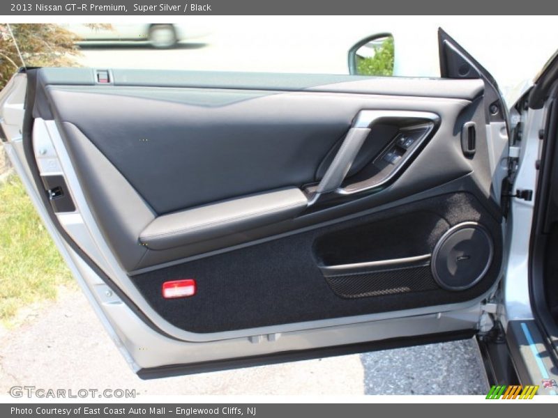 Door Panel of 2013 GT-R Premium