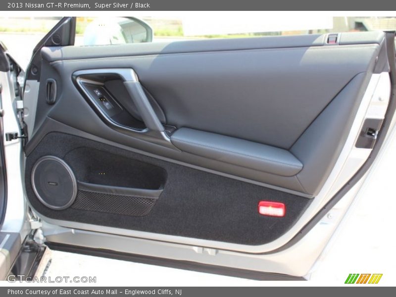 Door Panel of 2013 GT-R Premium