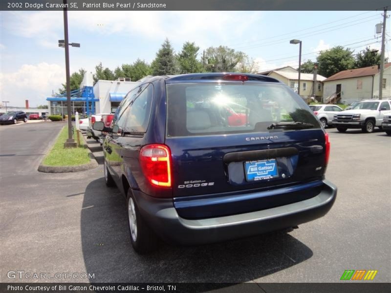 Patriot Blue Pearl / Sandstone 2002 Dodge Caravan SE