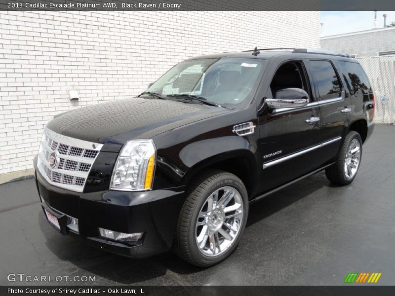Front 3/4 View of 2013 Escalade Platinum AWD
