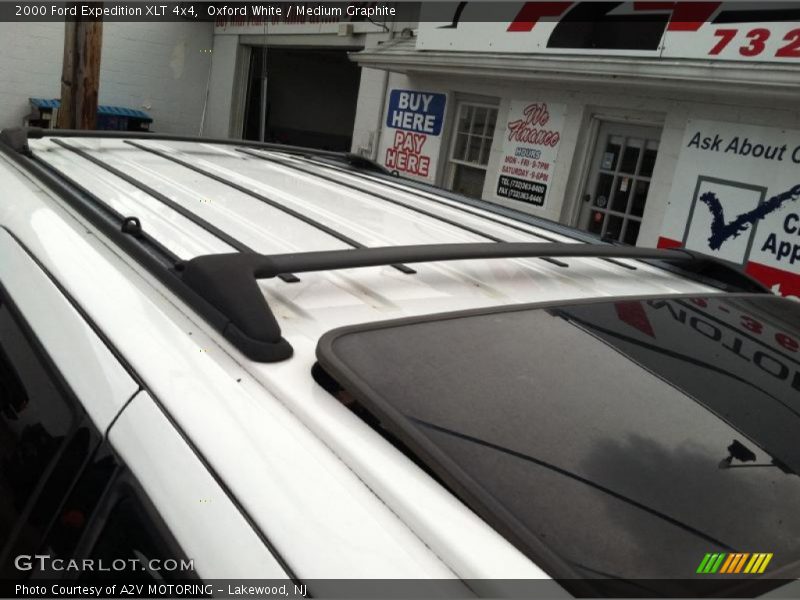 Oxford White / Medium Graphite 2000 Ford Expedition XLT 4x4