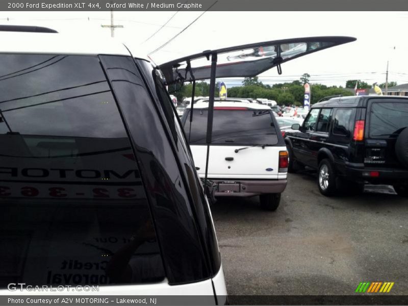 Oxford White / Medium Graphite 2000 Ford Expedition XLT 4x4