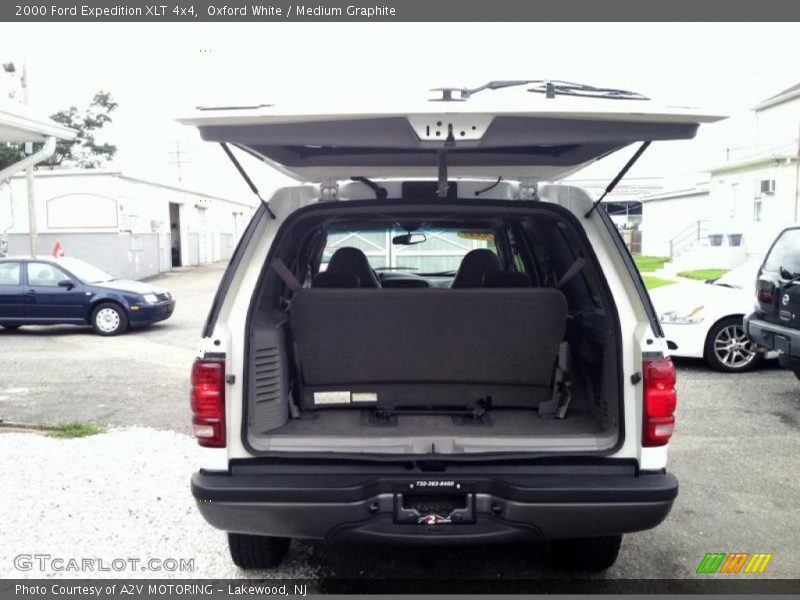 Oxford White / Medium Graphite 2000 Ford Expedition XLT 4x4