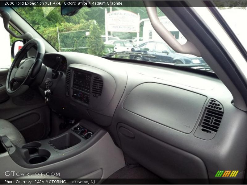 Oxford White / Medium Graphite 2000 Ford Expedition XLT 4x4