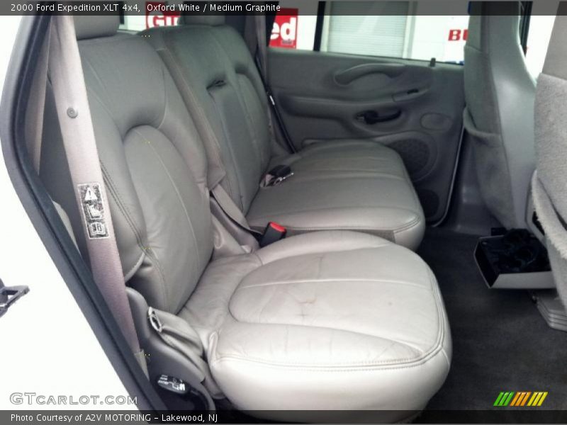 Oxford White / Medium Graphite 2000 Ford Expedition XLT 4x4