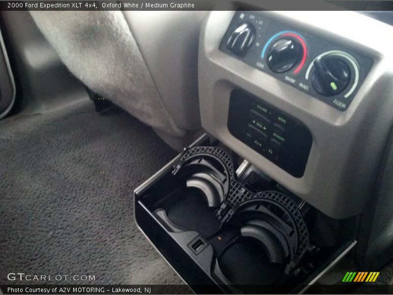Oxford White / Medium Graphite 2000 Ford Expedition XLT 4x4