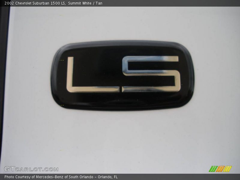 Summit White / Tan 2002 Chevrolet Suburban 1500 LS
