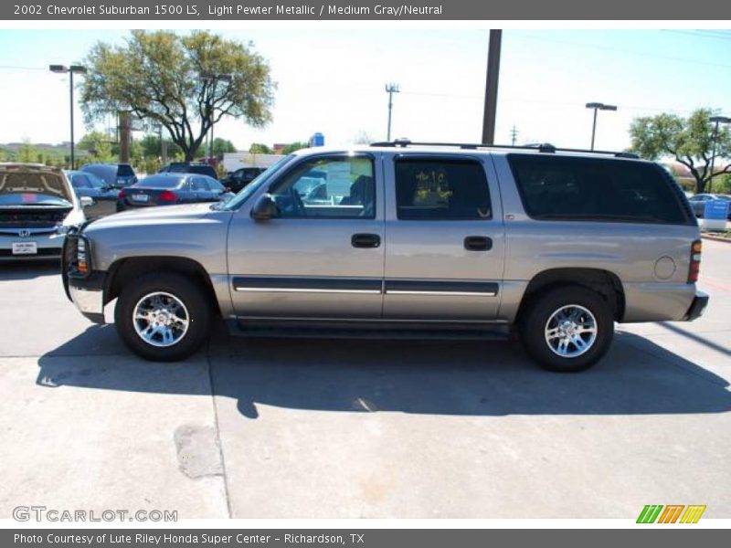 Light Pewter Metallic / Medium Gray/Neutral 2002 Chevrolet Suburban 1500 LS