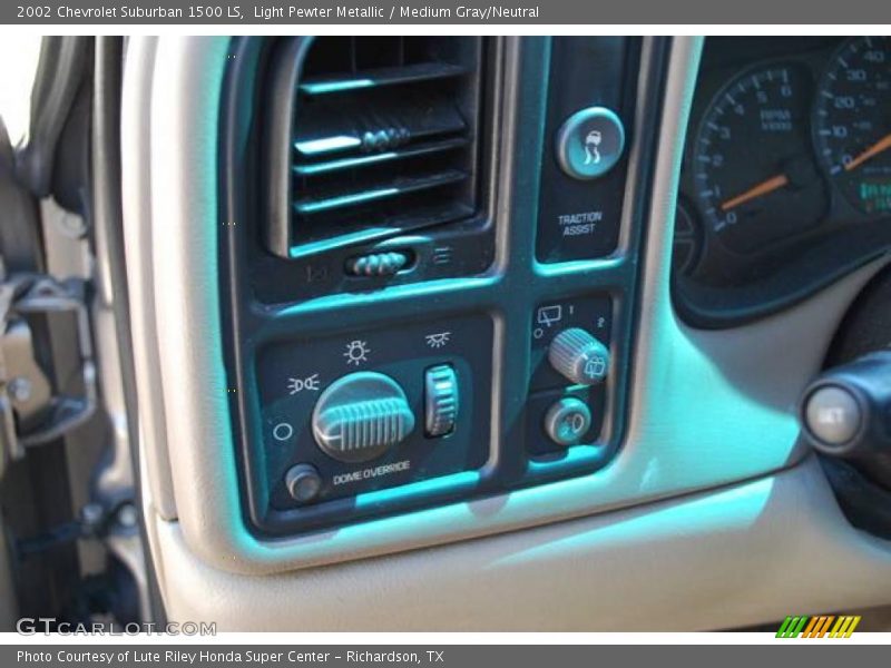 Light Pewter Metallic / Medium Gray/Neutral 2002 Chevrolet Suburban 1500 LS