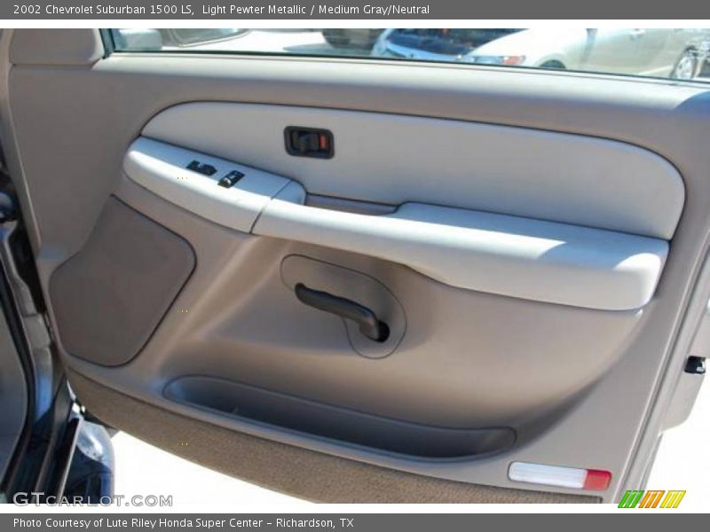 Light Pewter Metallic / Medium Gray/Neutral 2002 Chevrolet Suburban 1500 LS