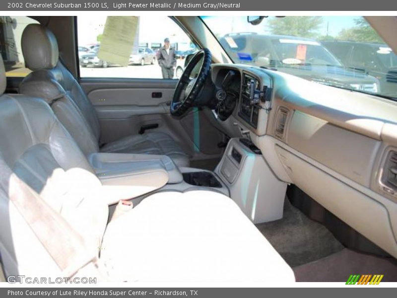 Light Pewter Metallic / Medium Gray/Neutral 2002 Chevrolet Suburban 1500 LS