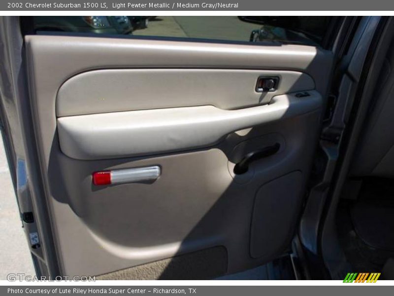 Light Pewter Metallic / Medium Gray/Neutral 2002 Chevrolet Suburban 1500 LS