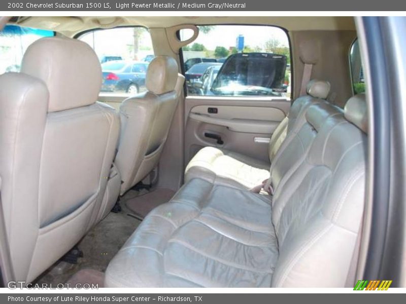 Light Pewter Metallic / Medium Gray/Neutral 2002 Chevrolet Suburban 1500 LS