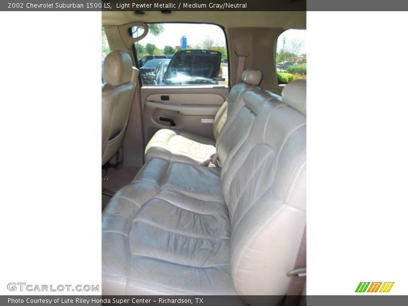 Light Pewter Metallic / Medium Gray/Neutral 2002 Chevrolet Suburban 1500 LS