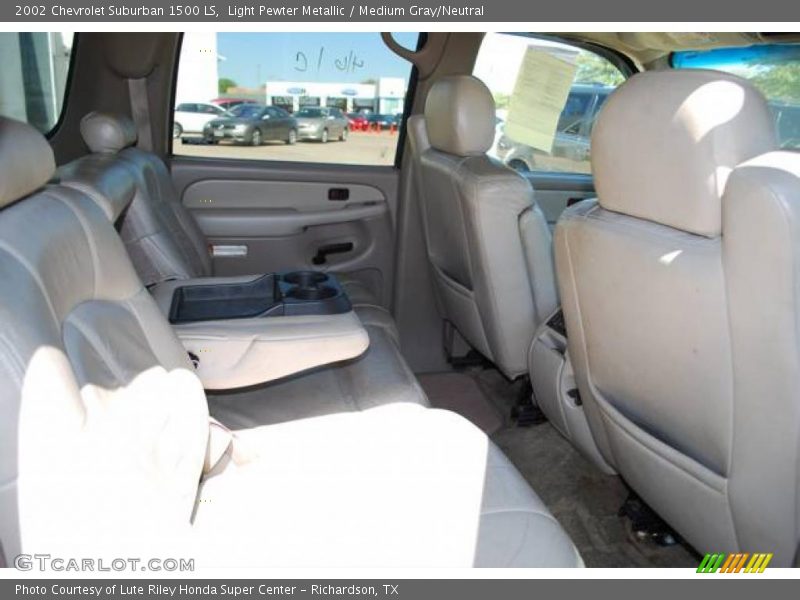 Light Pewter Metallic / Medium Gray/Neutral 2002 Chevrolet Suburban 1500 LS