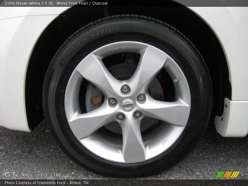 Winter Frost Pearl / Charcoal 2009 Nissan Altima 3.5 SE