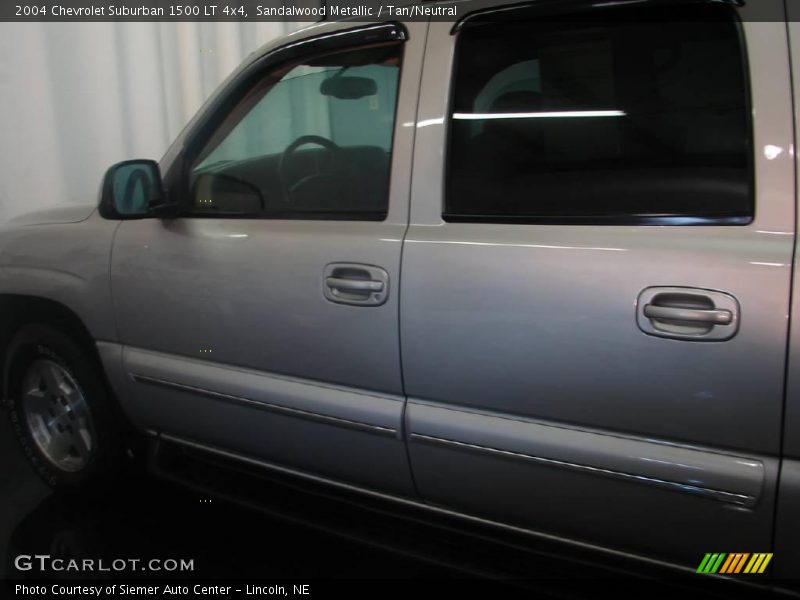 Sandalwood Metallic / Tan/Neutral 2004 Chevrolet Suburban 1500 LT 4x4
