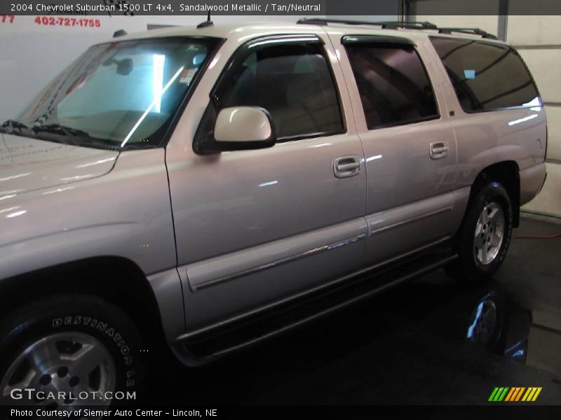 Sandalwood Metallic / Tan/Neutral 2004 Chevrolet Suburban 1500 LT 4x4