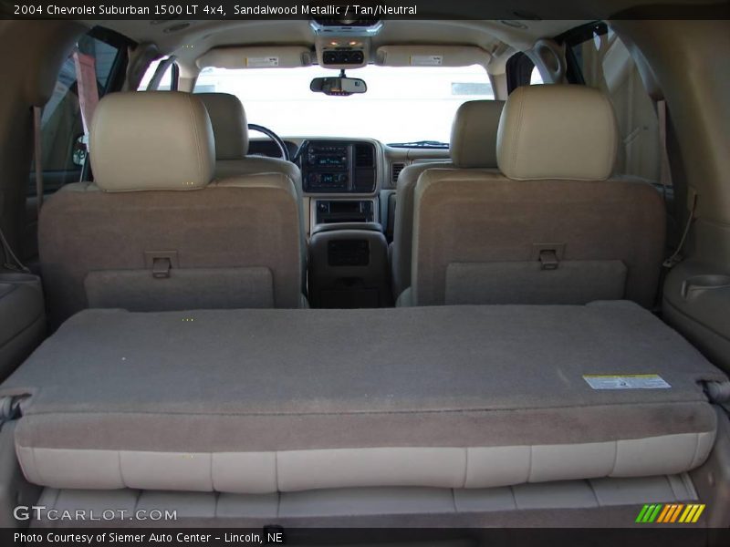 Sandalwood Metallic / Tan/Neutral 2004 Chevrolet Suburban 1500 LT 4x4