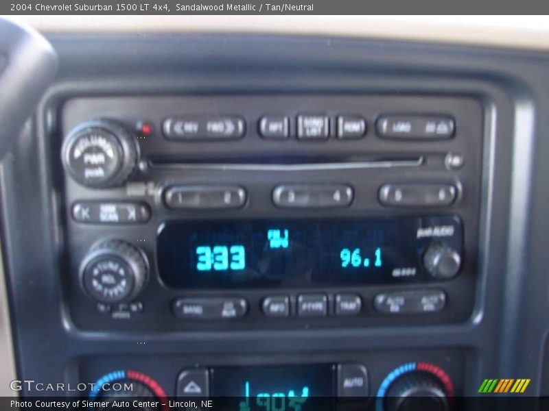 Sandalwood Metallic / Tan/Neutral 2004 Chevrolet Suburban 1500 LT 4x4