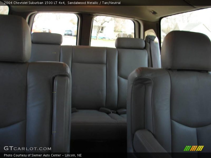 Sandalwood Metallic / Tan/Neutral 2004 Chevrolet Suburban 1500 LT 4x4