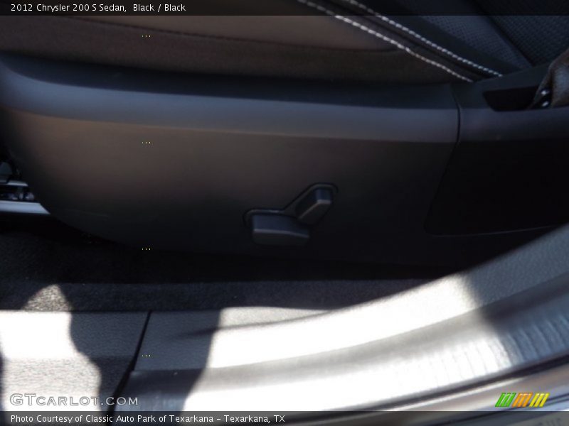 Black / Black 2012 Chrysler 200 S Sedan