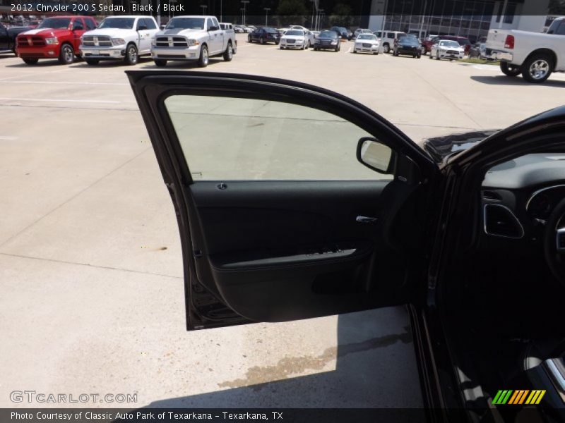 Black / Black 2012 Chrysler 200 S Sedan