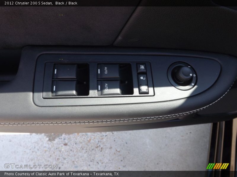 Black / Black 2012 Chrysler 200 S Sedan