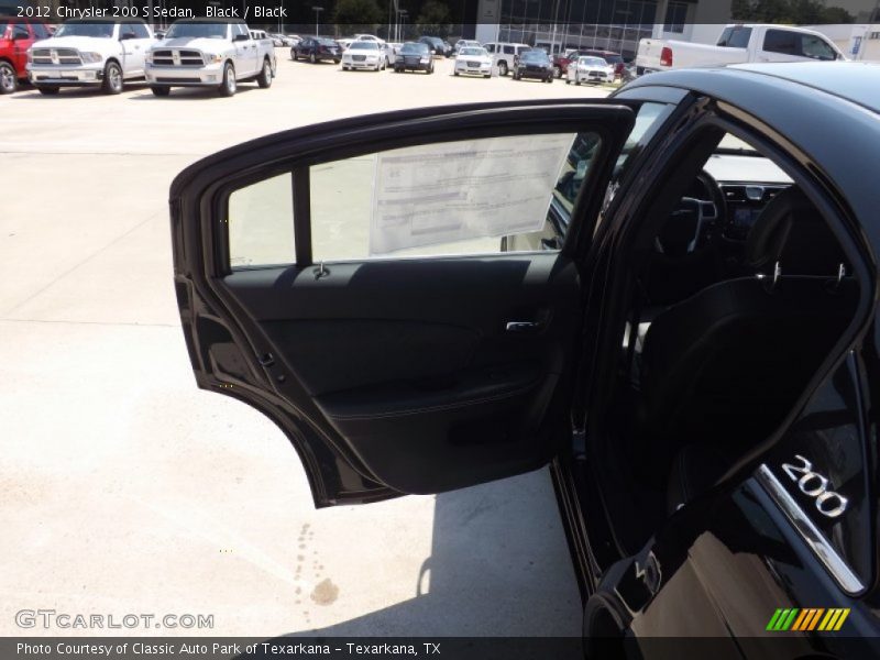 Black / Black 2012 Chrysler 200 S Sedan