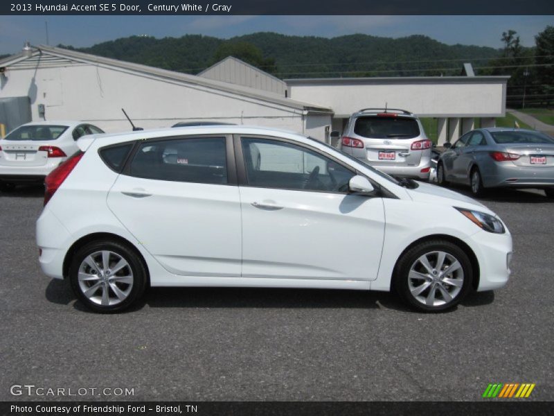  2013 Accent SE 5 Door Century White