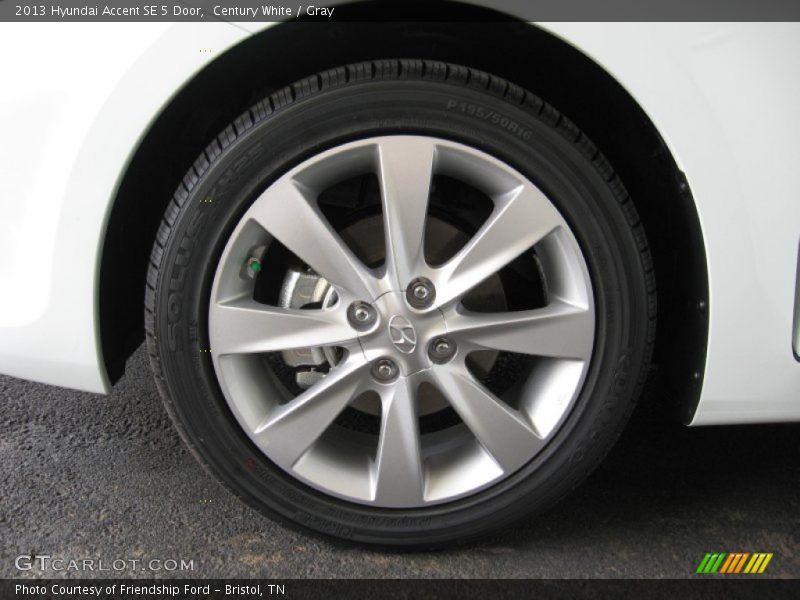  2013 Accent SE 5 Door Wheel