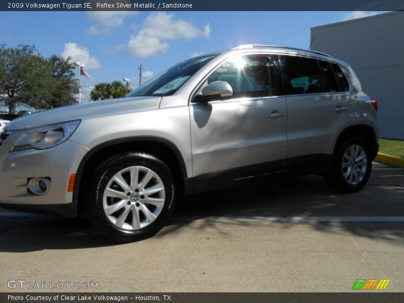 Reflex Silver Metallic / Sandstone 2009 Volkswagen Tiguan SE