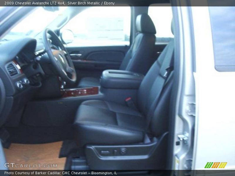 Silver Birch Metallic / Ebony 2009 Chevrolet Avalanche LTZ 4x4