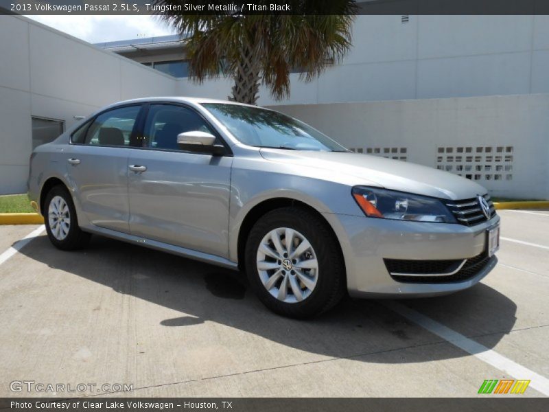 Tungsten Silver Metallic / Titan Black 2013 Volkswagen Passat 2.5L S