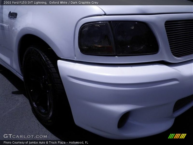 Oxford White / Dark Graphite Grey 2003 Ford F150 SVT Lightning