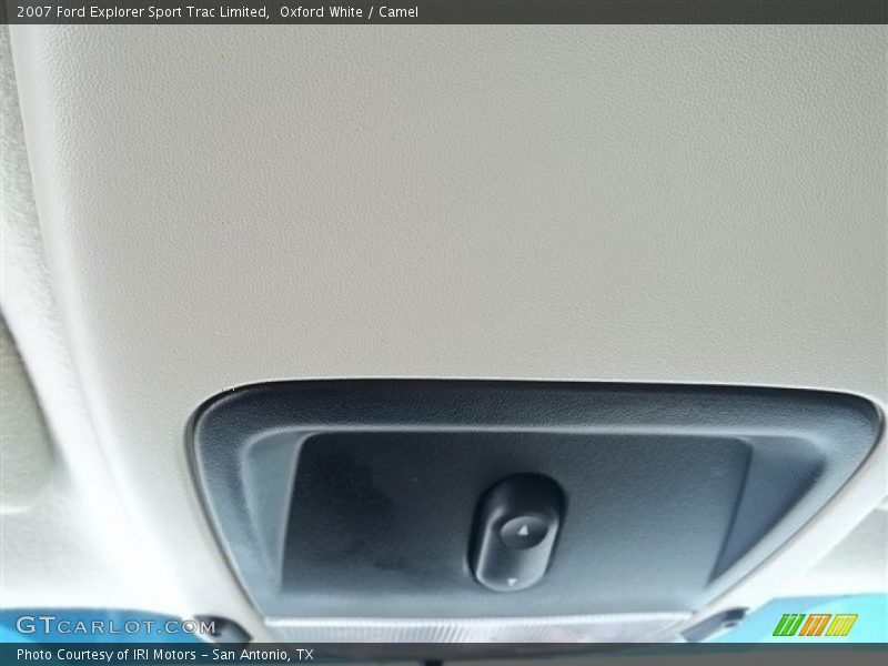 Oxford White / Camel 2007 Ford Explorer Sport Trac Limited