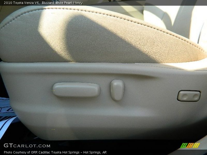 Blizzard White Pearl / Ivory 2010 Toyota Venza V6
