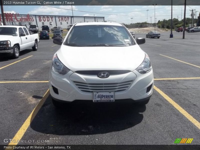 Cotton White / Taupe 2013 Hyundai Tucson GL