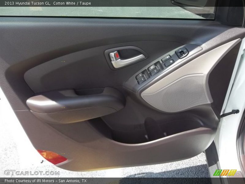 Cotton White / Taupe 2013 Hyundai Tucson GL