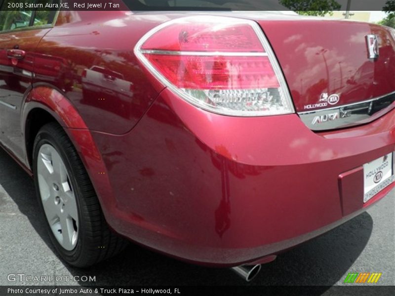 Red Jewel / Tan 2008 Saturn Aura XE