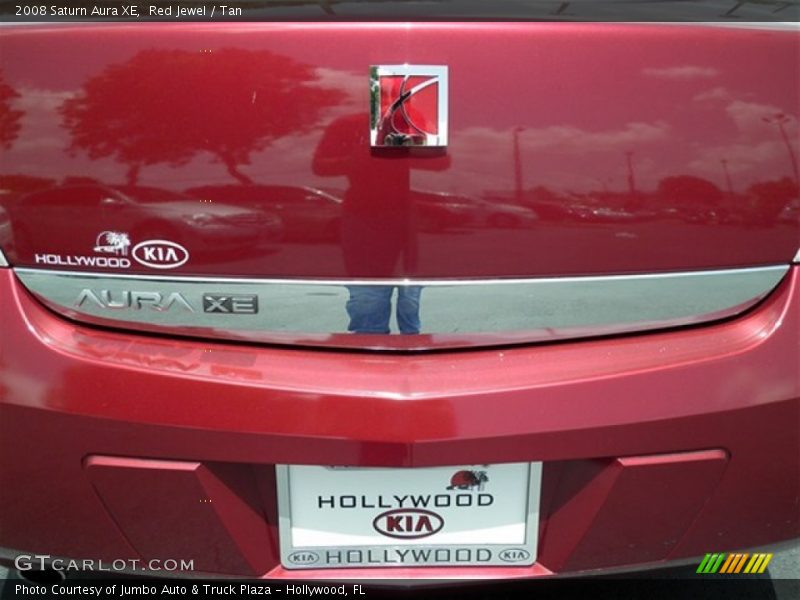 Red Jewel / Tan 2008 Saturn Aura XE
