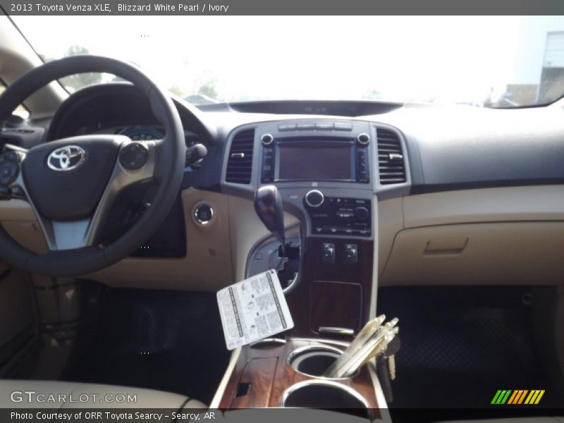 Blizzard White Pearl / Ivory 2013 Toyota Venza XLE