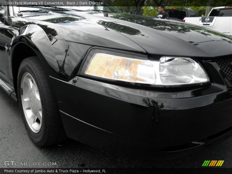 Black / Dark Charcoal 2000 Ford Mustang V6 Convertible