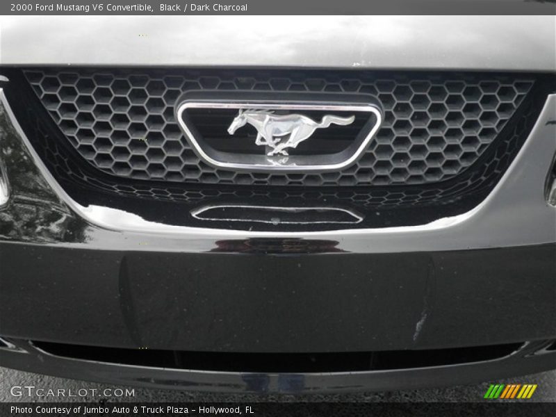 Black / Dark Charcoal 2000 Ford Mustang V6 Convertible